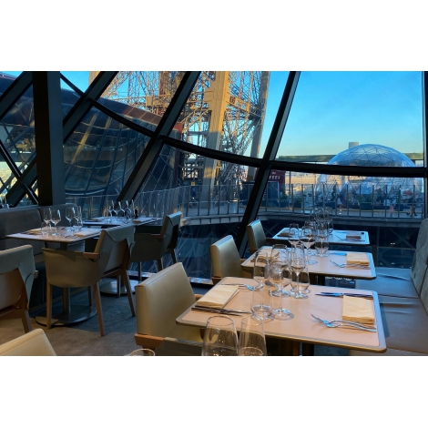 Déjeuner sur la Tour Eiffel au Restaurant "Madame Brasserie"